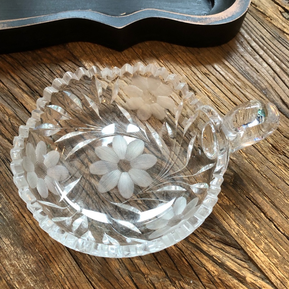 ABPG Nappy Clear Glass Floral candy Trinket Dish sawtooth edge